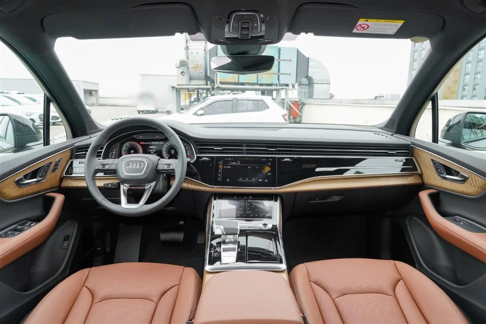 AUDI Q7 AUDI Q7