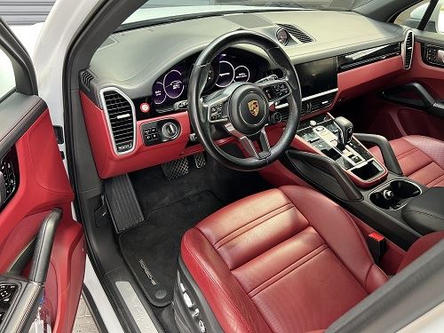 Porsche 2020 Cayenne 3.0T high quality